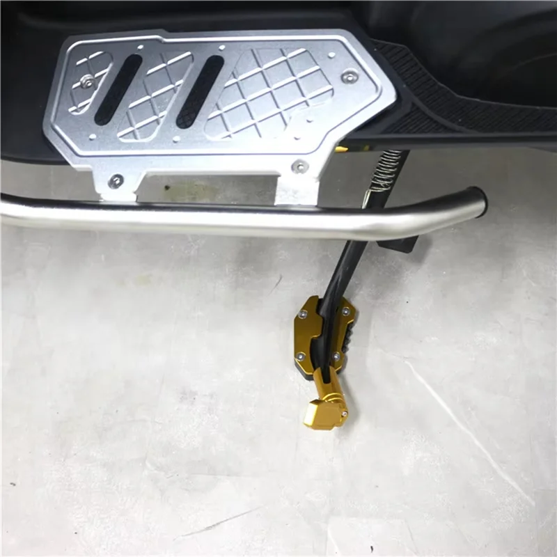 Extensión de caballete lateral Tech Max para Yamaha TMAX 560 (2022-2025) - imagen 3