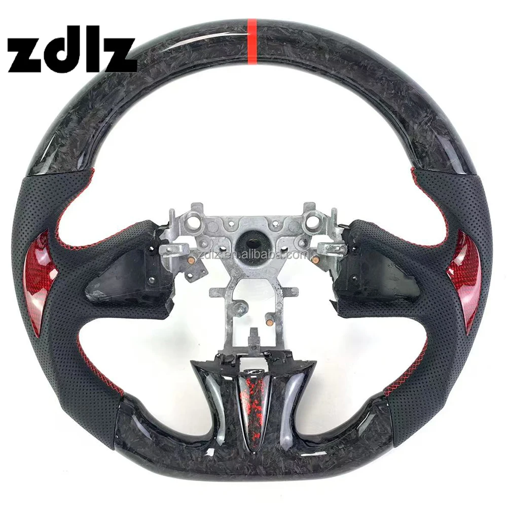 Vista frontal del volante de fibra de carbono personalizado
