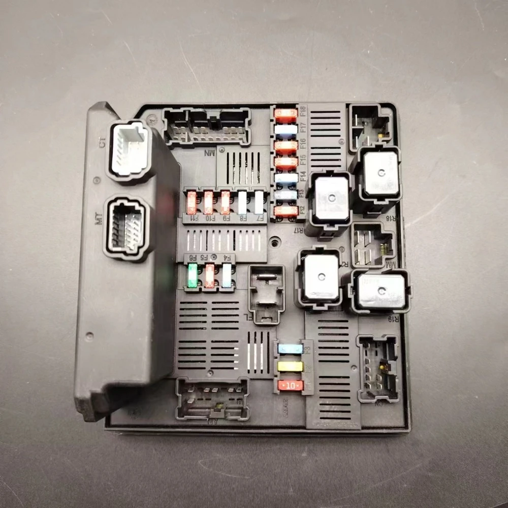 Caja de fusibles motor Renault Koleos 2.5 - imagen 3