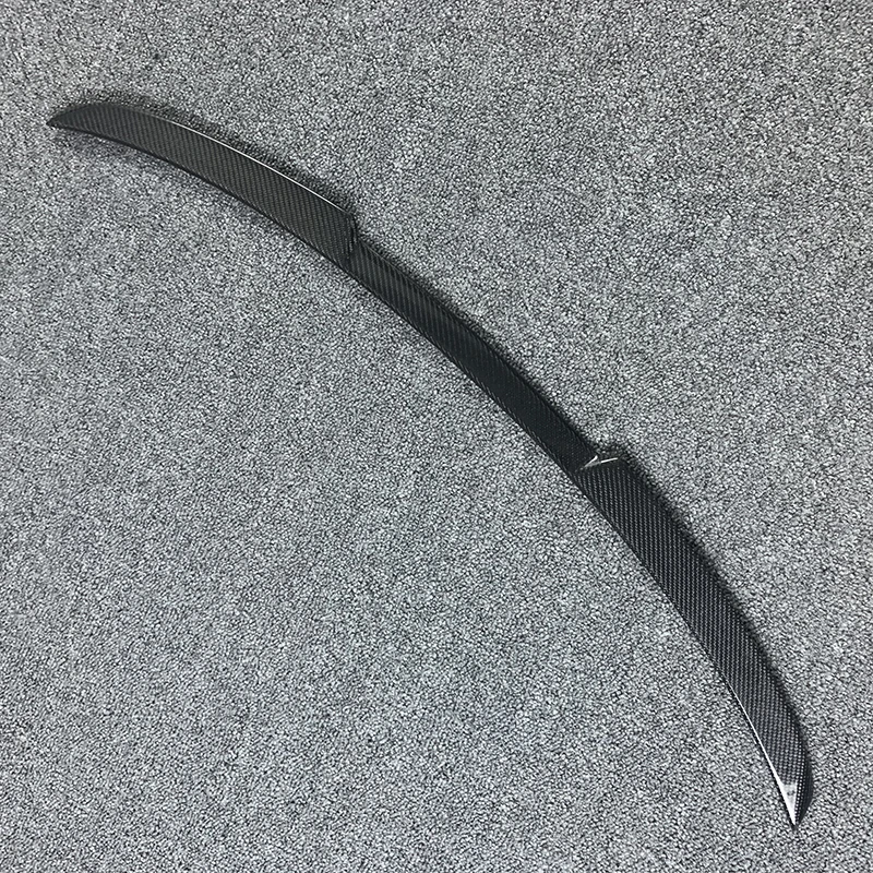 Detalle del acabado en fibra de carbono