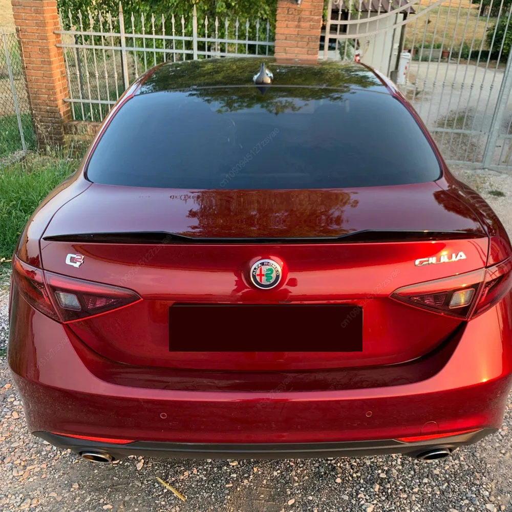 Detalle del diseño del alerón trasero para tuning