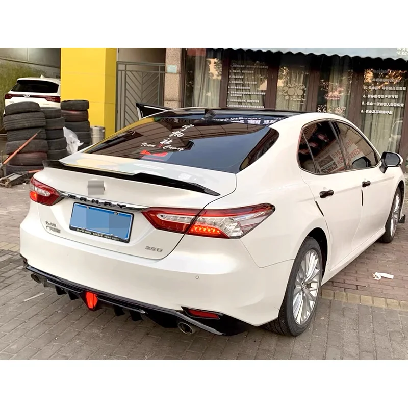Perspectiva trasera del alerón para Camry