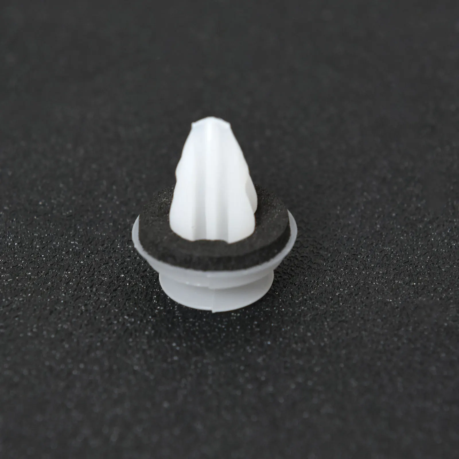 Clips plástico para panel puerta BMW E46 E53 E90 E91 E70 - imagen 4