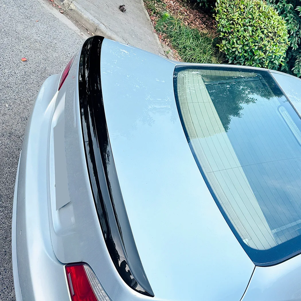 Detalle del lip spoiler desde otro ángulo