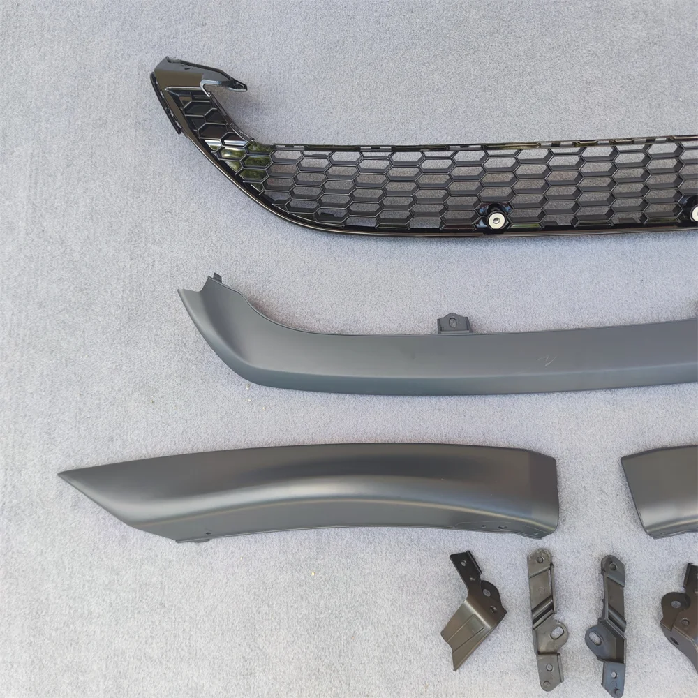 Kit parachoques delantero con alerón blanco - Ford Focus 2015-2018 - imagen 4