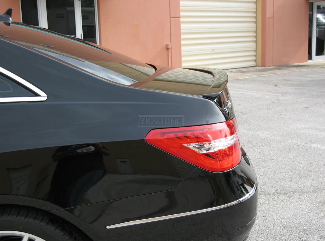 Alerón trasero fibra carbono Mercedes Clase E W207 C207 Coupé - imagen 3