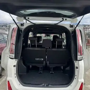 Amortiguadores portón trasero Toyota Noah Voxy R80 2014-2021