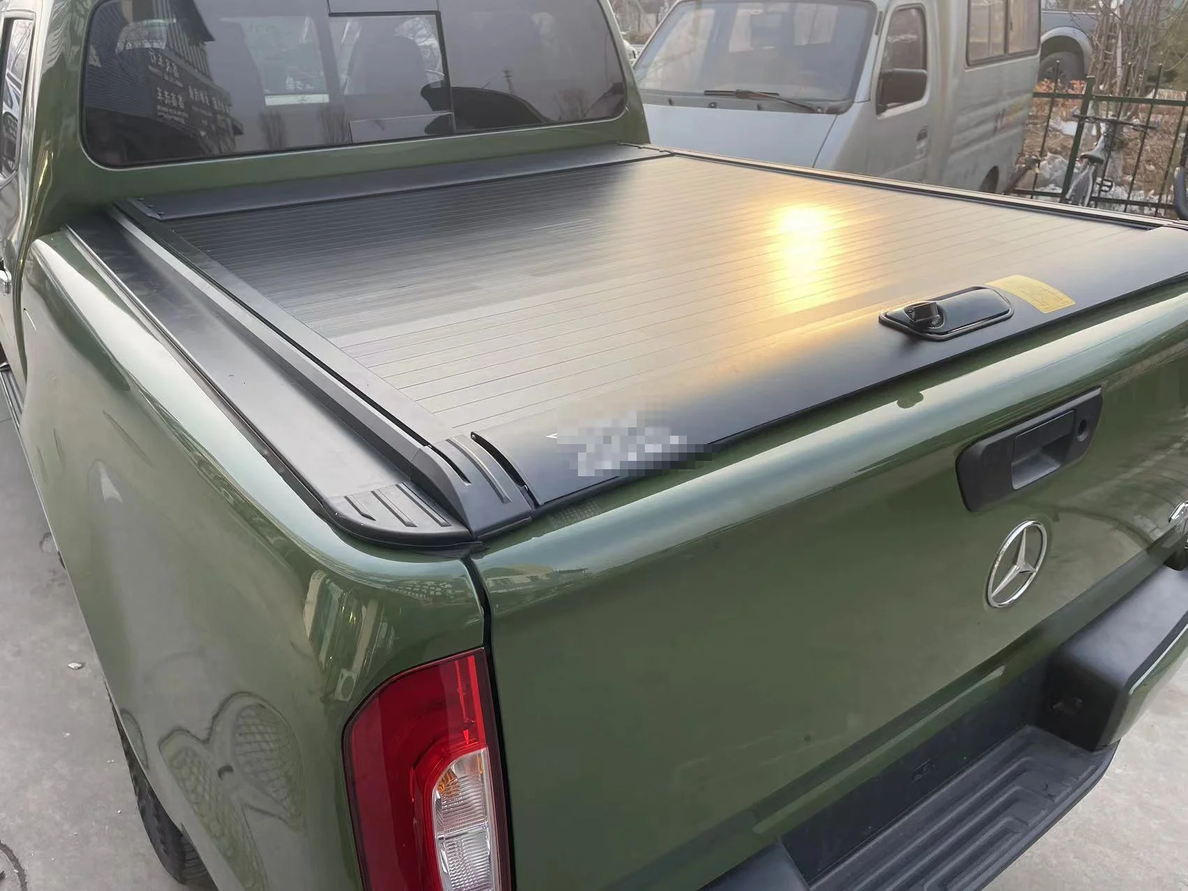 Cubierta de carga retráctil de aluminio para Mercedes X-Class - imagen 2