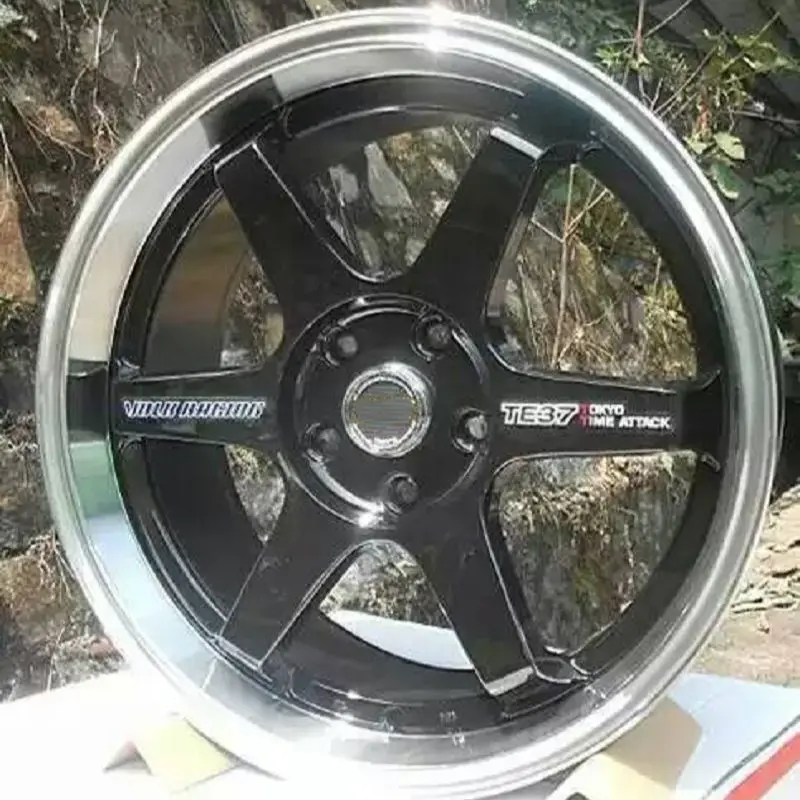 Diseño de las ruedas TE37 para coche