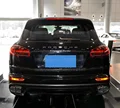 glossy balck