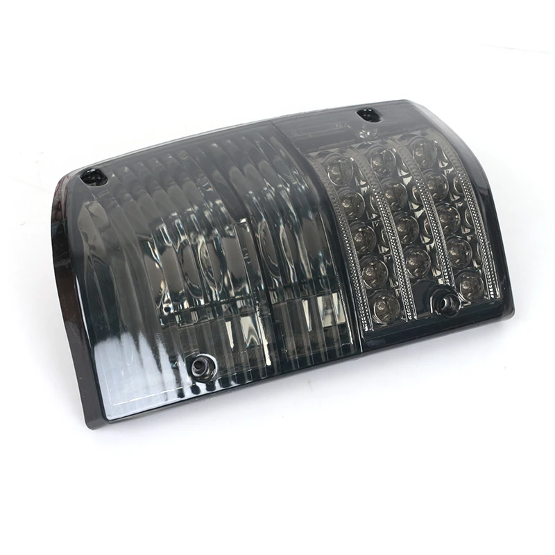 Piloto trasero rojo ahumado 26555-05J00 para Nissan Patrol GQ - imagen 3