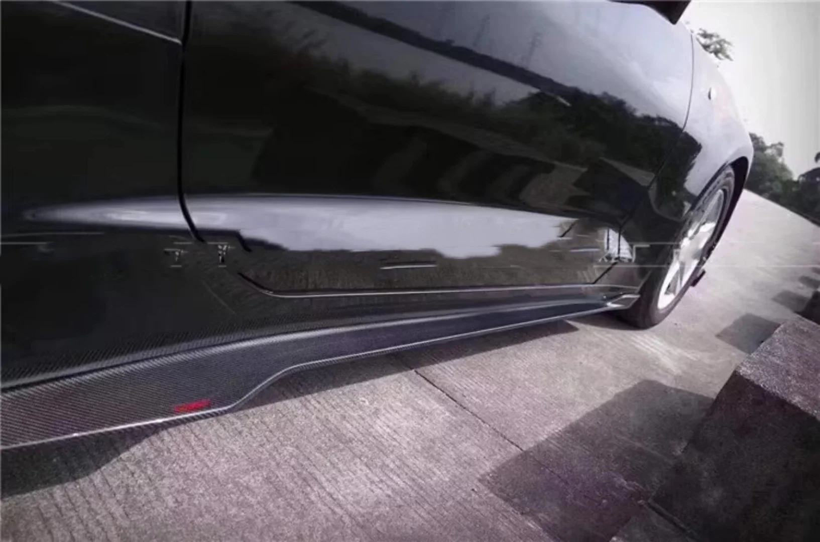 Falda lateral fibra carbono Chevrolet Camaro kit aerodinámico - imagen 4