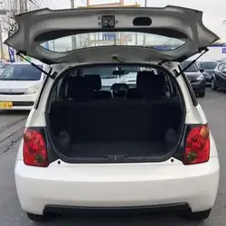 Amortiguador tapa maletero Toyota Ist xA XP60 - puerta trasera