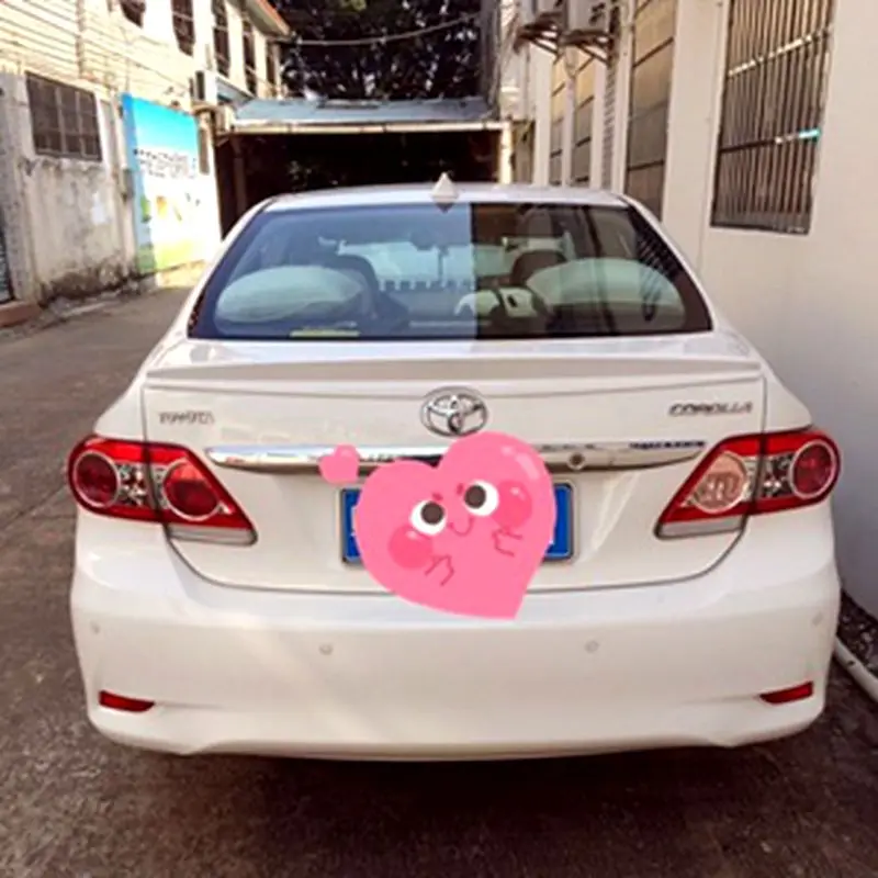 Detalle del alerón trasero ABS - perfil y diseño