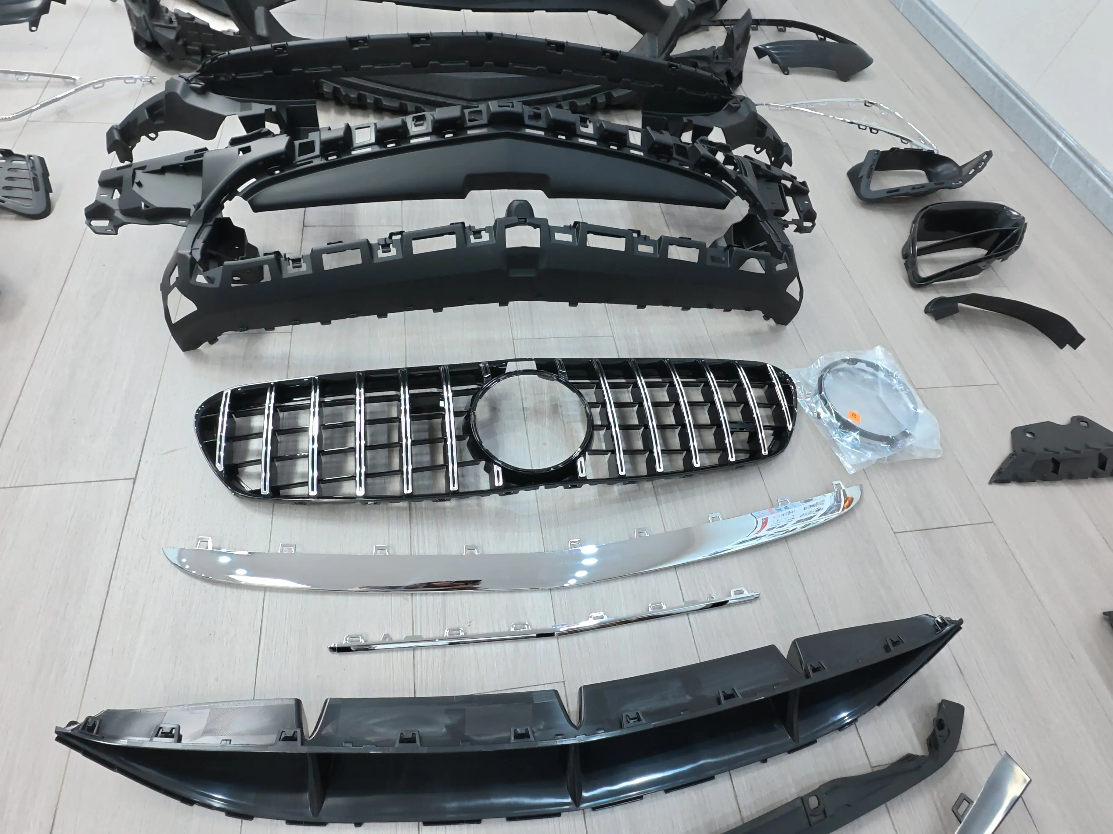 Parachoques delantero de cubierta para Mercedes-Benz W217 Coupé - imagen 3