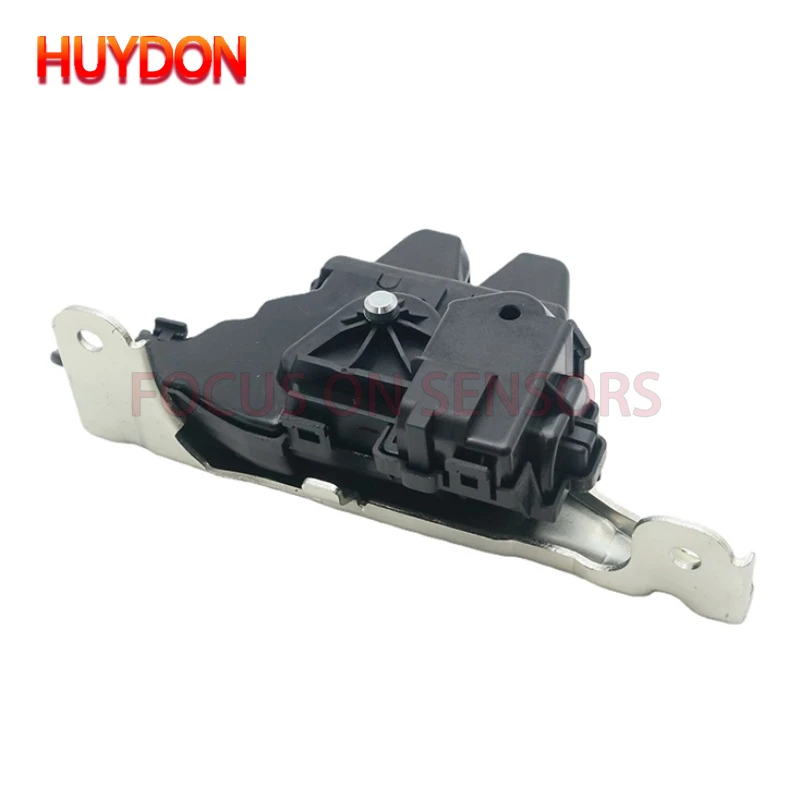 Actuador de cerradura maletero A2057500600 – Mercedes C W205 - imagen 3