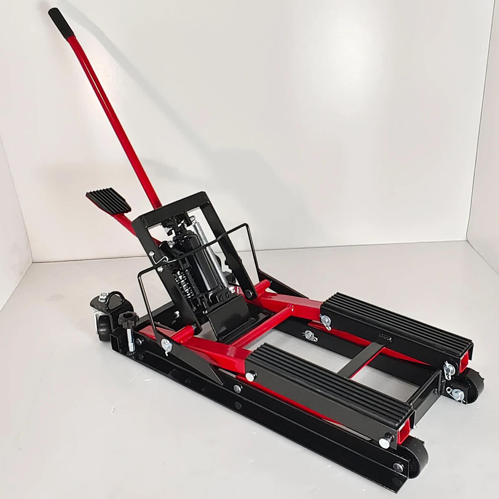 Gato de tijera hidráulico para motocicleta con acabado rojo y negro