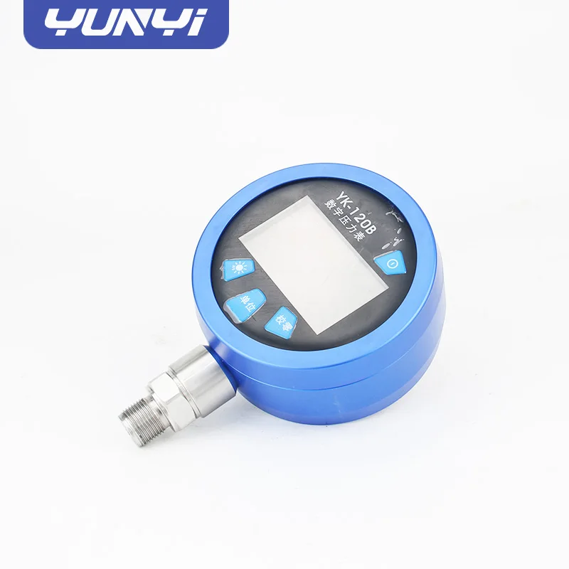 Manómetro digital en uso para calibración de presión