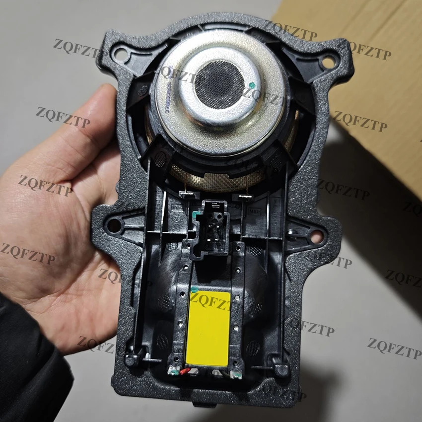 Cubierta del altavoz central para Volvo XC60 2018-2024 - imagen 4