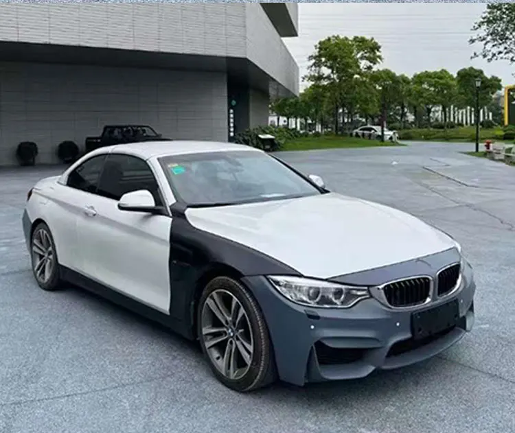 Detalle de las tomas de aire del parachoques delantero M4