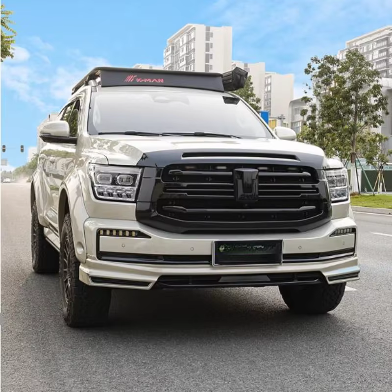 Moldura negra brillante para parrilla Tank 500 Hi4-T (2022-2024)