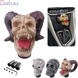 Pomo para palanca de cambios con calavera pirata realista