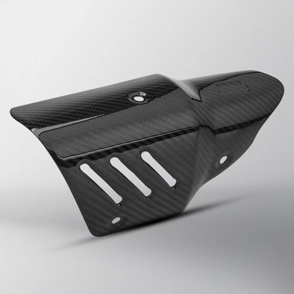 Tubo silenciador de escape para moto con protector térmico de carbono real