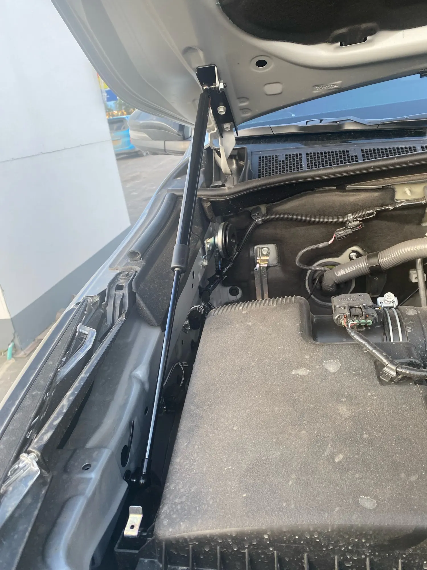 Capó Toyota Fortuner SW4 2015-2024 - imagen 5