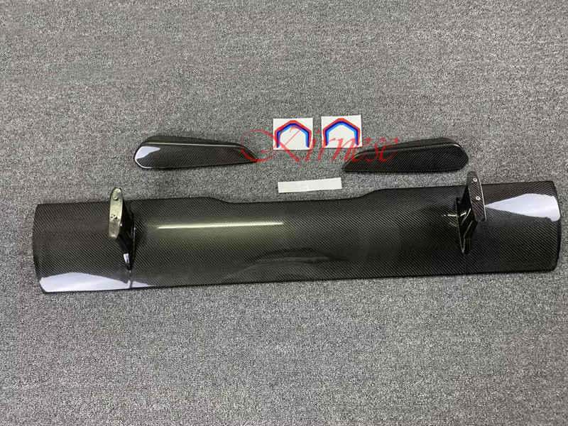 Alerón trasero de fibra de carbono estilo MP instalado en un BMW Serie 6