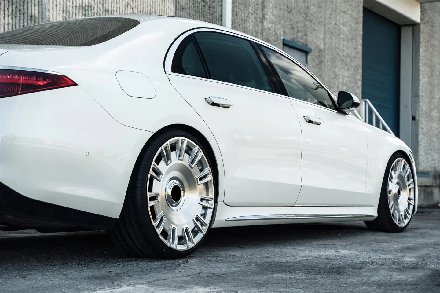 Nuevo diseño 19 20 21 22 pulgadas ruedas de coche de pasajeros de aleación forjada personalizada llantas negras brillantes polacas para Rolls Royce Mercedes Benz - imagen 3