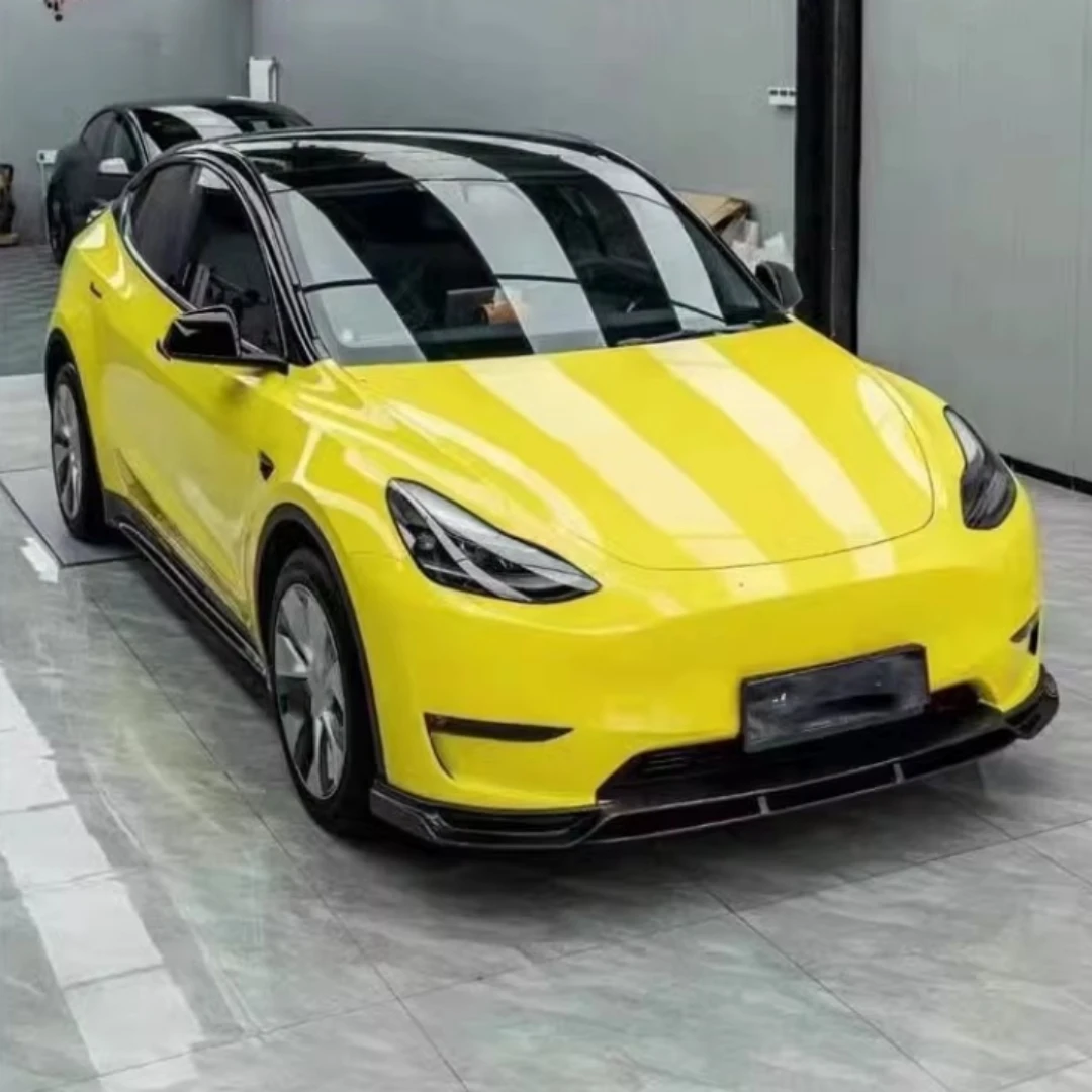 Tira de capó de motor en fibra de carbono
