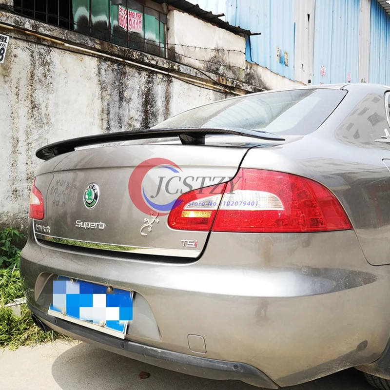 Alerón trasero ABS aspecto fibra carbono – Skoda Superb 2006-2023 sedán - imagen 5