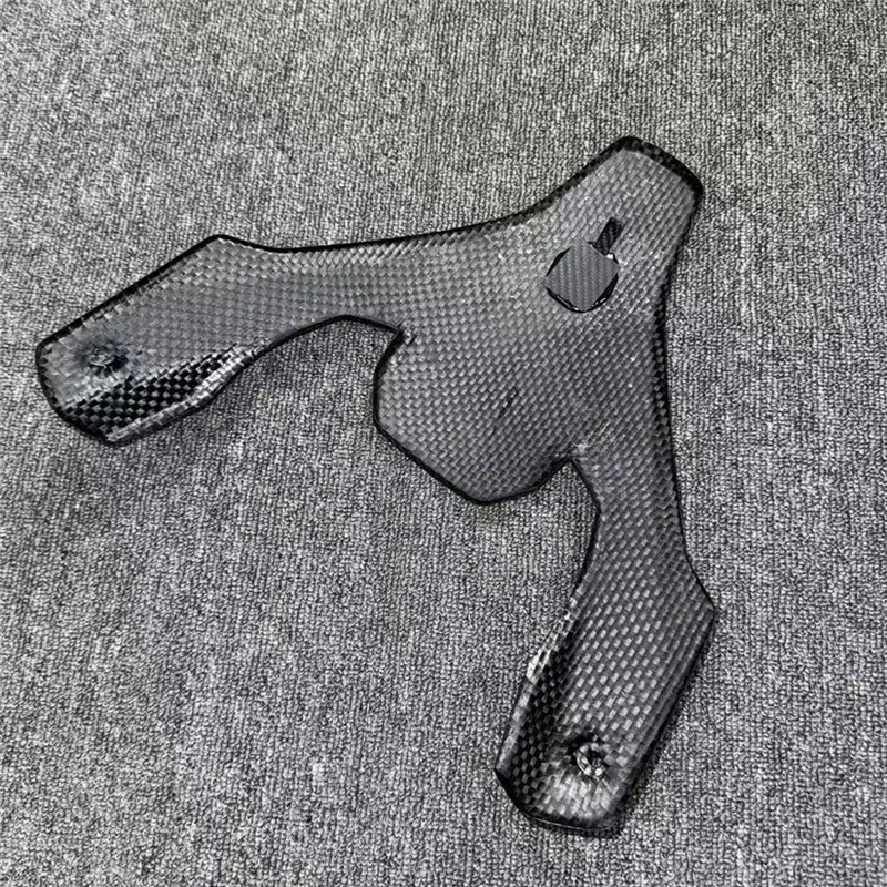 Protector superior de faro de carbono – BMW F900XR 2020-2024 - imagen 3