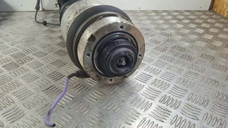Detalle del amortiguador – enfoque en la construcción