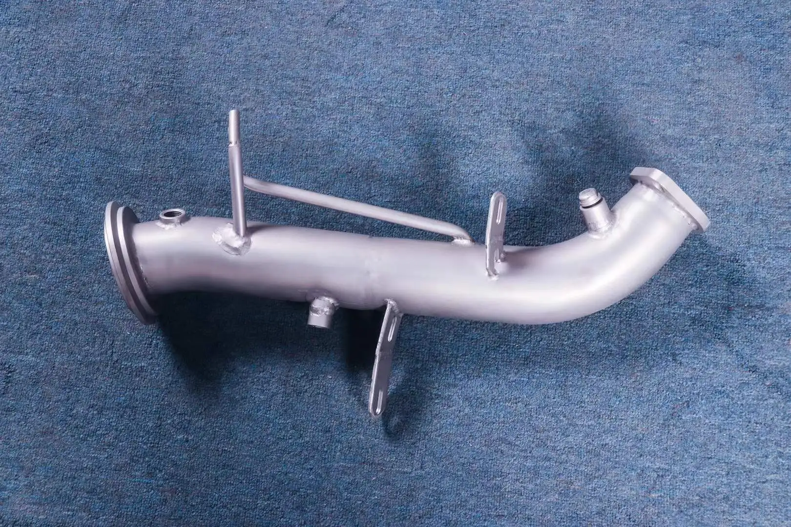Downpipe turbo acero inoxidable Cadillac CT4/CT5/XT4/XT5 2.0T (2017-2023)