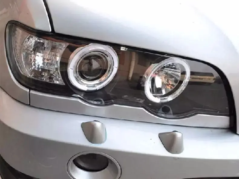 Detalle de la carcasa negra con tratamiento anti-UV
