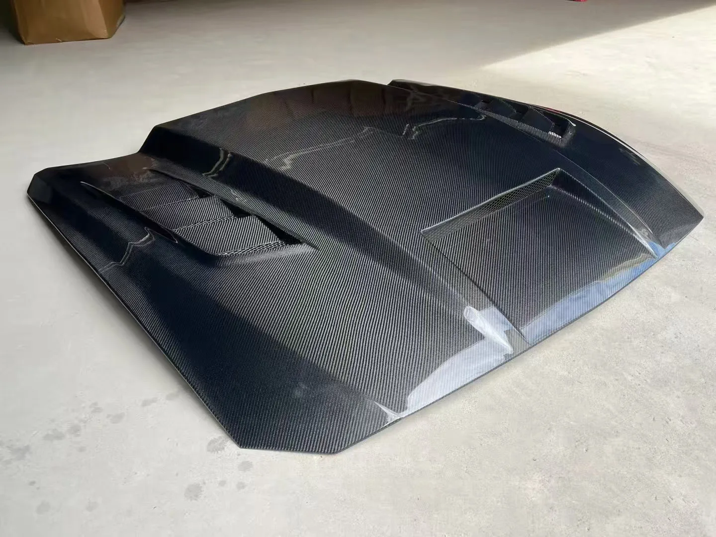 Capó de motor de capó delantero de fibra de carbono estilo TF de alta calidad para Mustang 2024+ - imagen 4