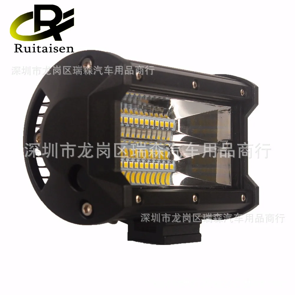 Detalle de la luz LED auxiliar para vehículo todoterreno