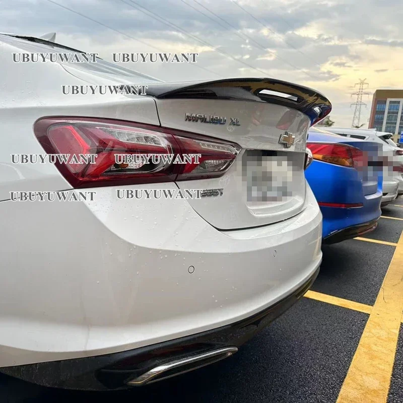 Alerón trasero estilo R efecto carbono para Chevrolet Malibu XL (2016-2023) - imagen 3