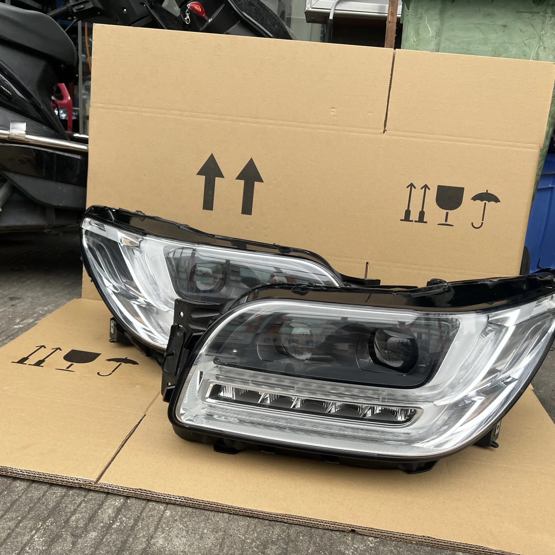 Faros delanteros Lincoln Navigator con luz diurna e intermitentes - imagen 3