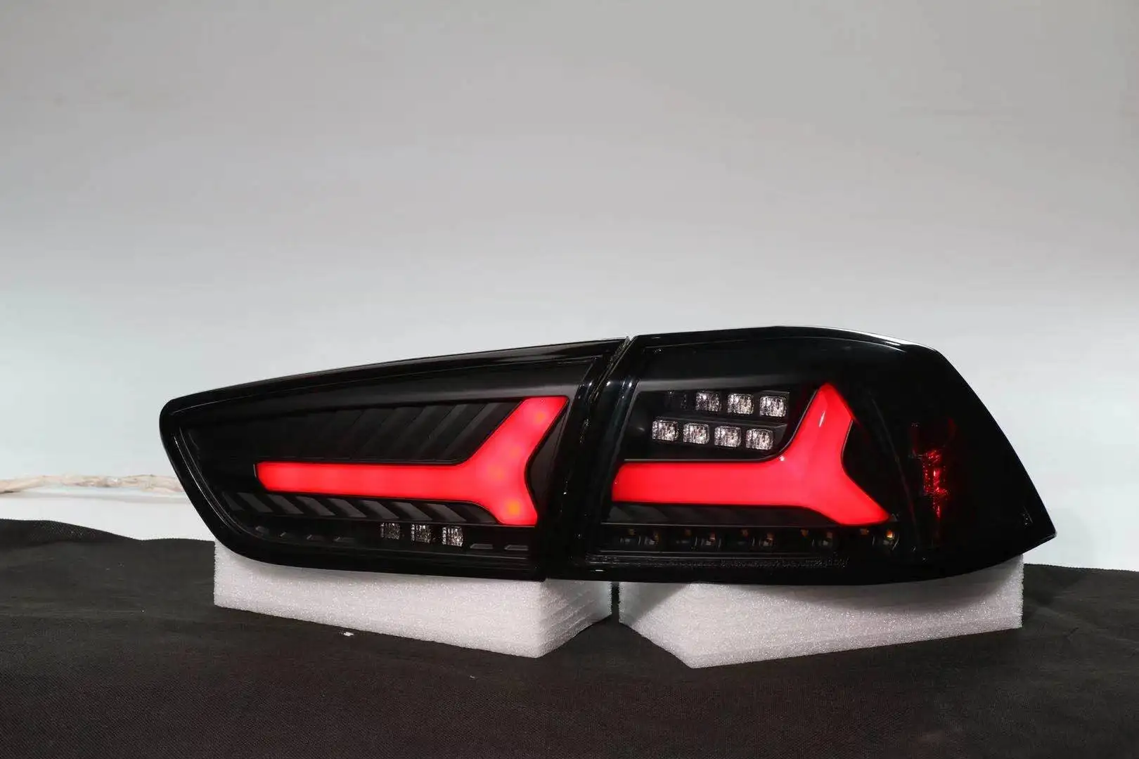 Lámpara trasera LED negra ahumada para Mitsubishi Lancer 2008-2013 - imagen 4