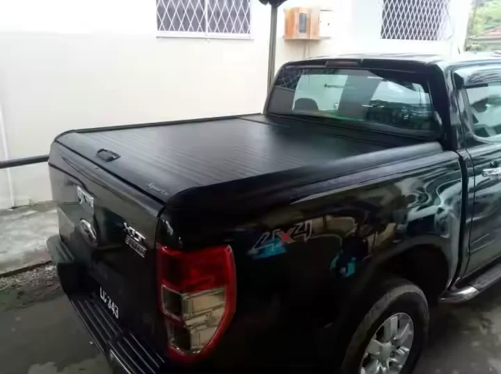 Cubierta de carga retráctil de aluminio para Mercedes X-Class - imagen 3