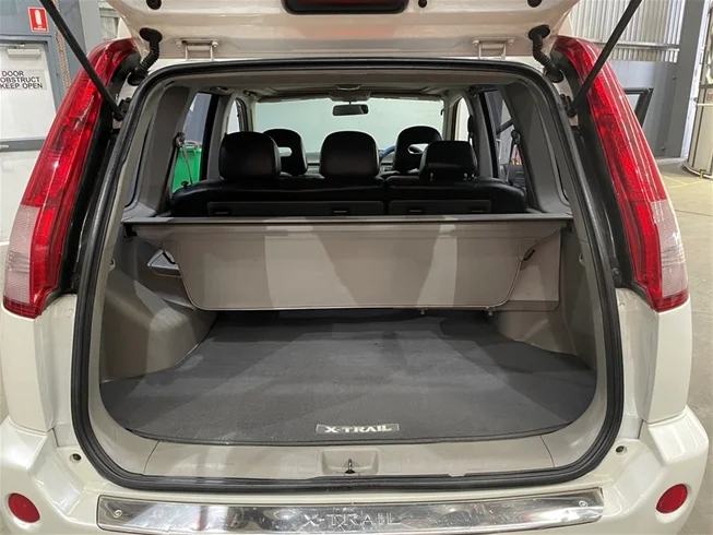 Amortiguadores portón trasero Nissan X-Trail T30 2000-2007