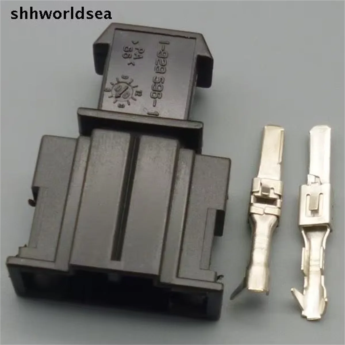 Enchufe macho automotriz Shhworldsea 3,5mm 2 pines