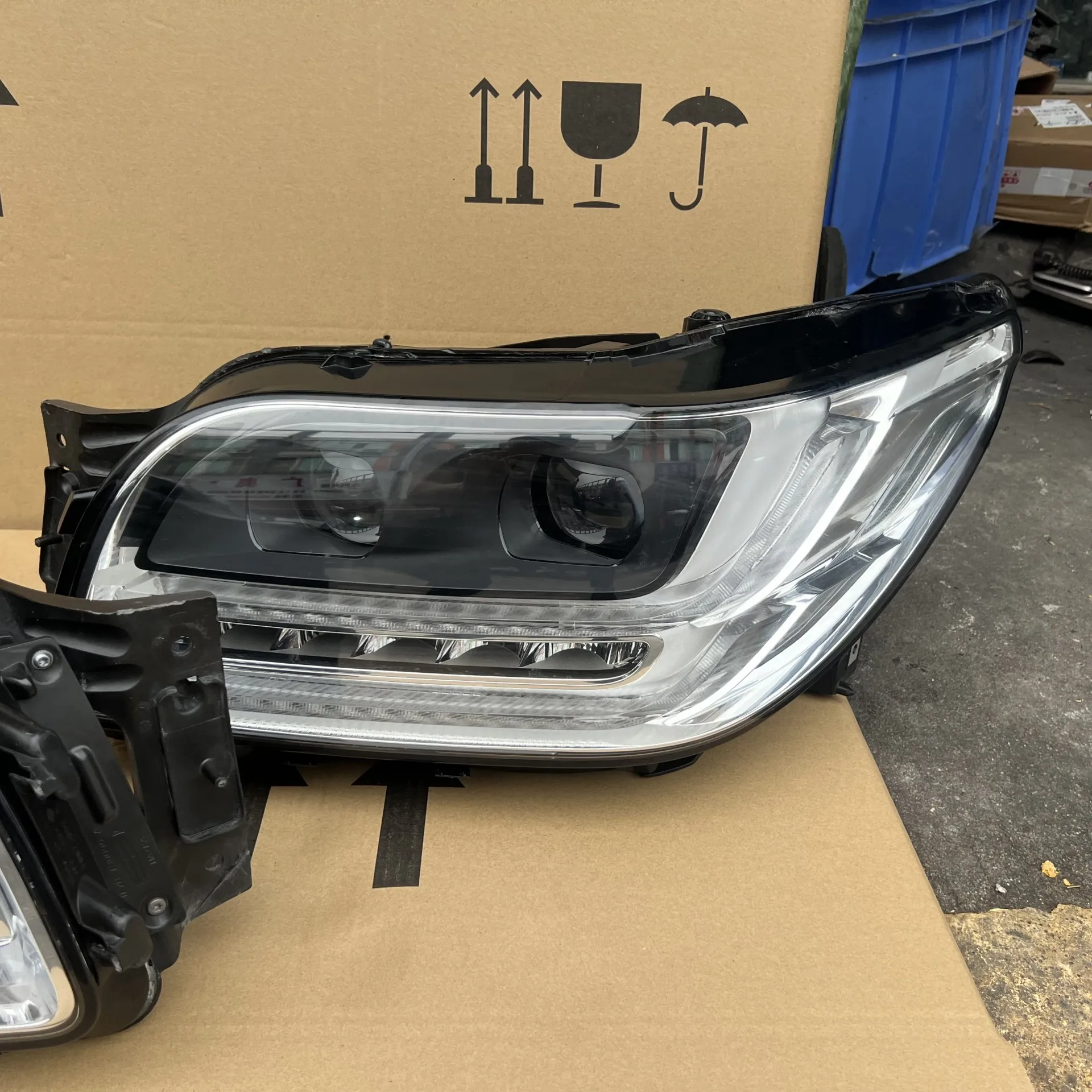 Faros delanteros Lincoln Navigator con luz diurna e intermitentes - imagen 5