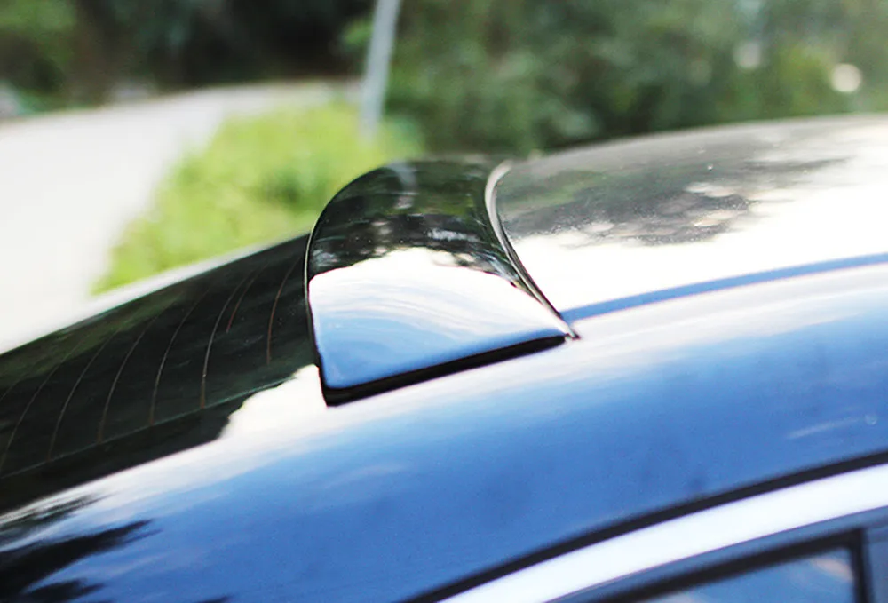 Spoiler negro carbono instalado