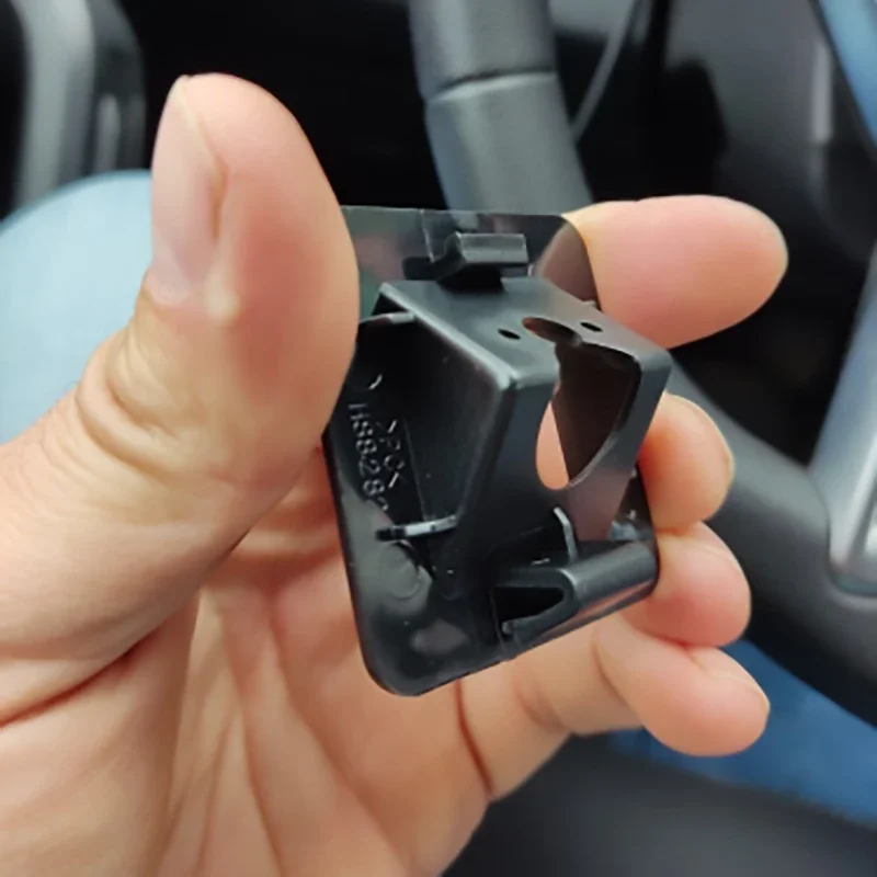 Soporte cámara trasera con luz de matrícula Kia Cerato/Forte - imagen 4