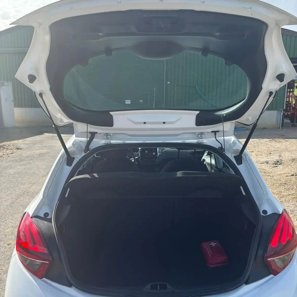 Amortiguadores de portón Peugeot 208 A9 2012-2019