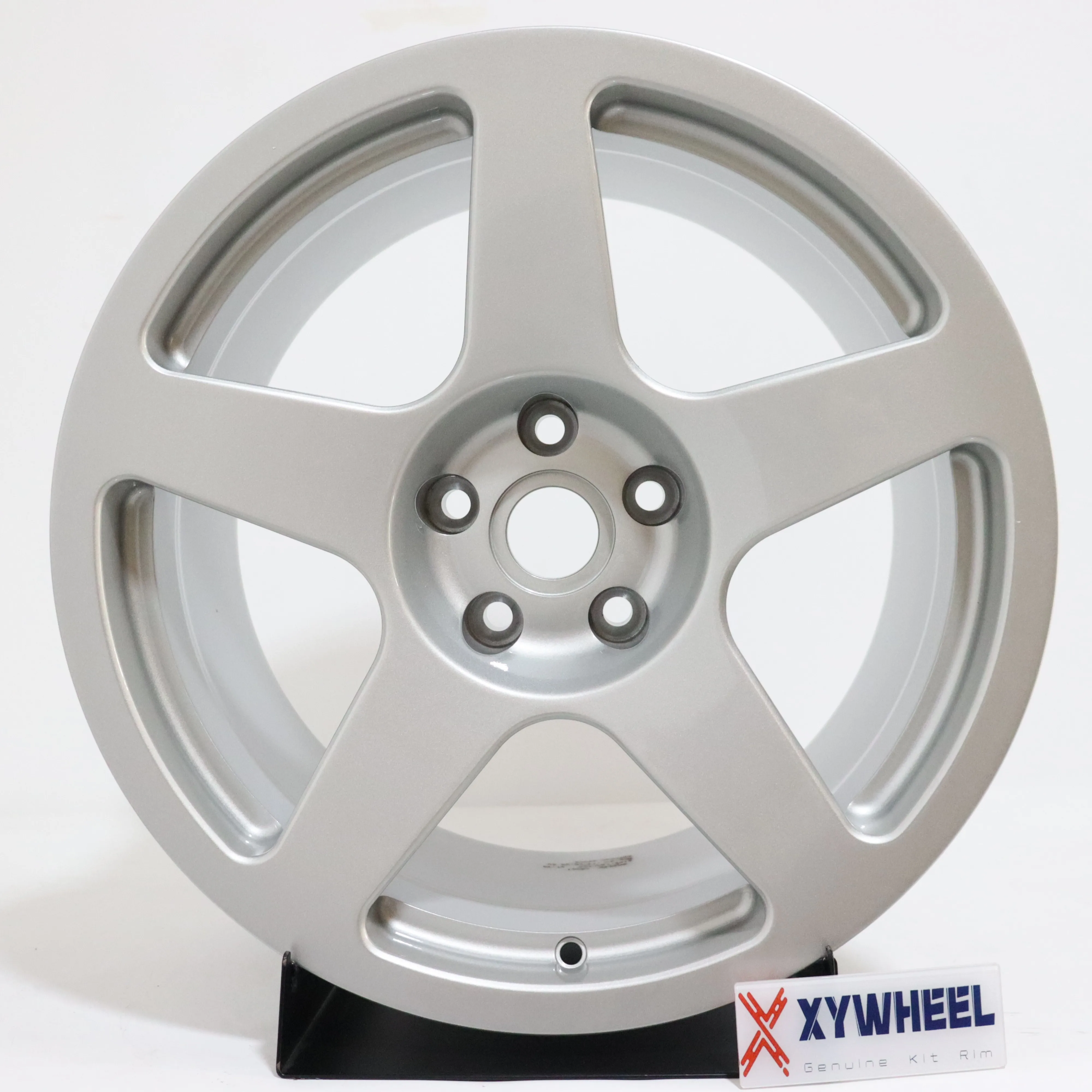 Vista frontal de llantas forjadas Xywheel W124