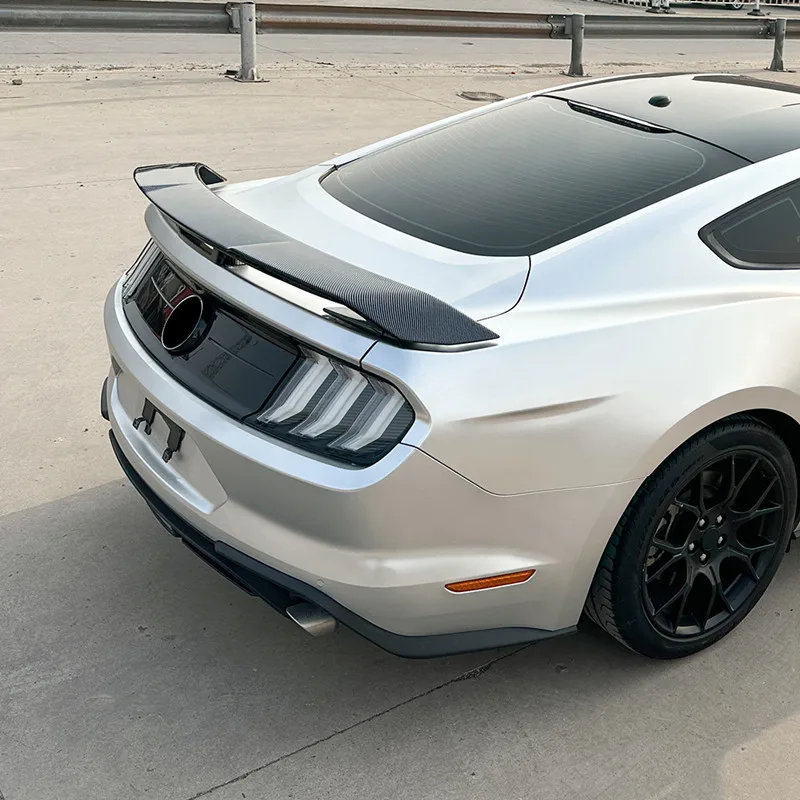 Alerón trasero carbono negro brillante para Ford Mustang MK6 2015-2023 - imagen 3